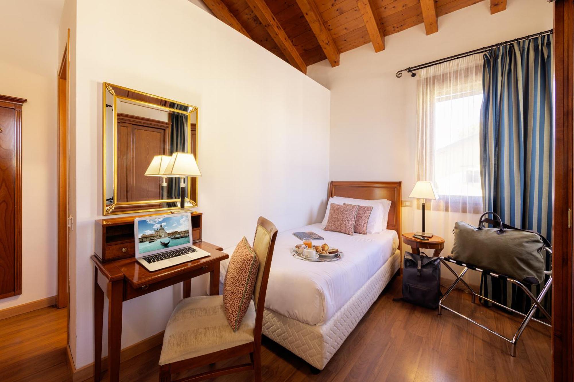 Hotel Venice Resort Airport Tessera Kültér fotó